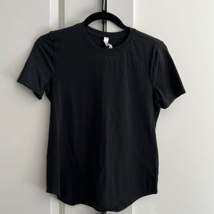 Lululemon black tee